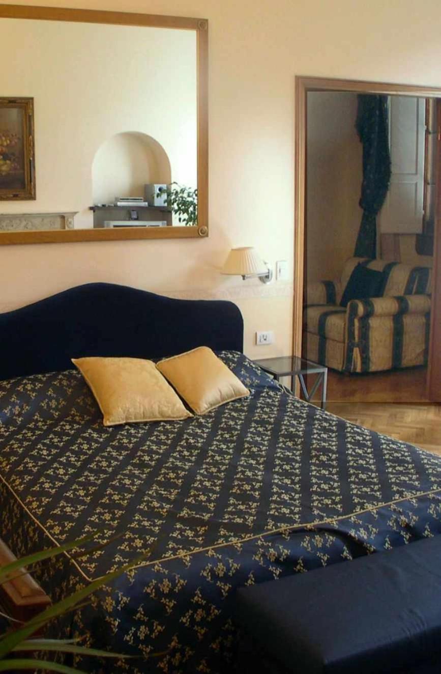 Tornabuoni La Petite Suite Φλωρεντία Δωμάτιο φωτογραφία
