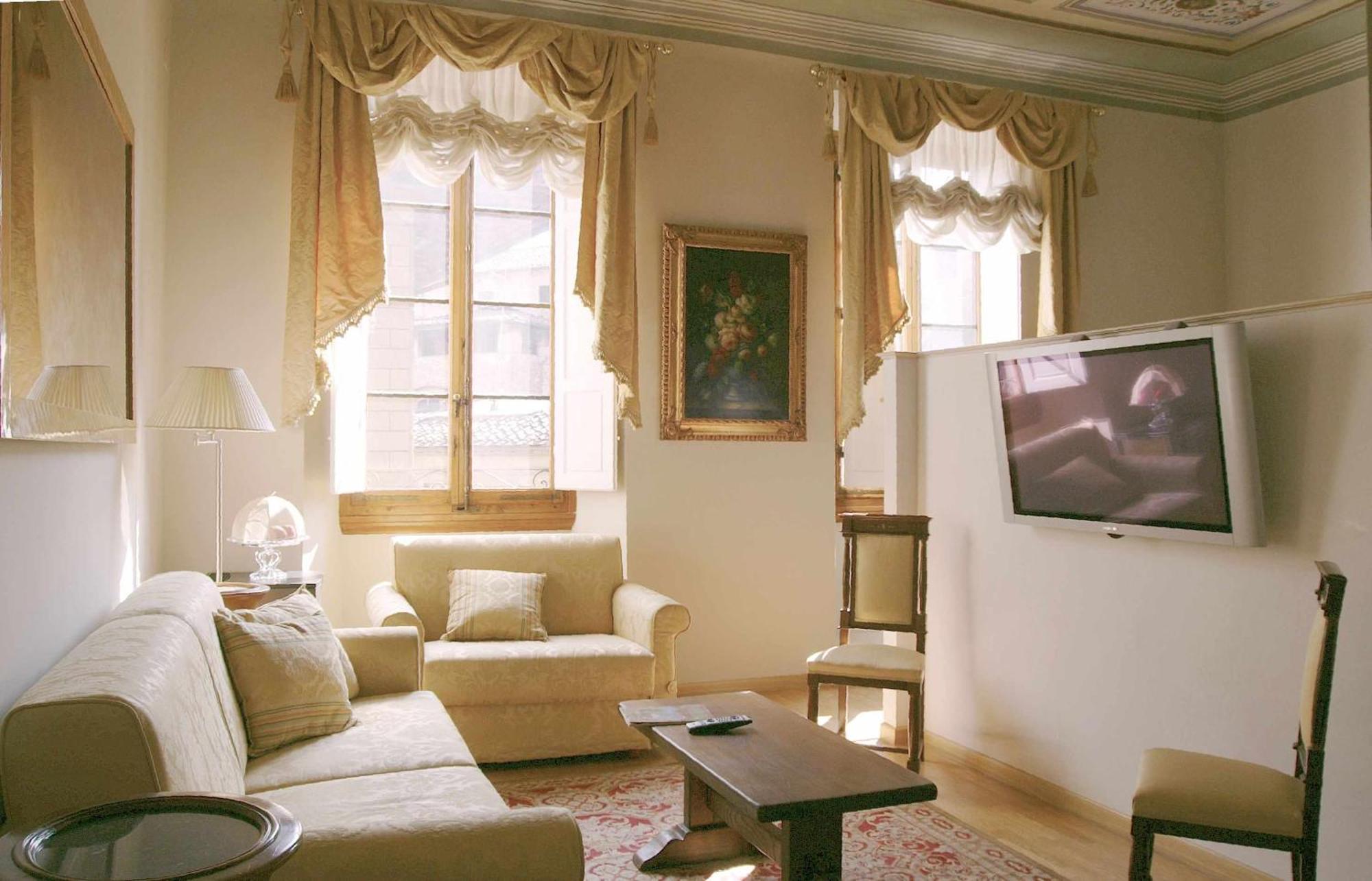 Tornabuoni La Petite Suite Φλωρεντία Δωμάτιο φωτογραφία