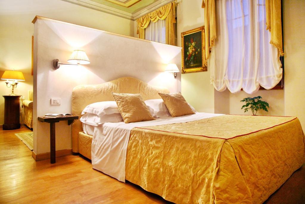 Tornabuoni La Petite Suite Φλωρεντία Δωμάτιο φωτογραφία